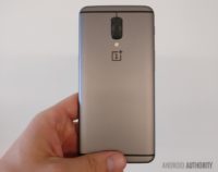 OnePlus 5:n prototyyppiversio komeilee kuvavuodossa