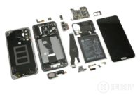 Huawei P20 Pro iFixitin purettavana – korjattavuudessa olisi parannettavaa