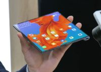 Video: Huawei Mate X esittelyssä