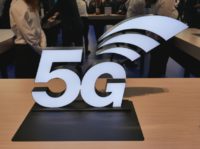 Applen kerrotaan suunnittelevan käyttävänsä omaa 5G-modeemiaan vuoden 2022 iPhoneissa