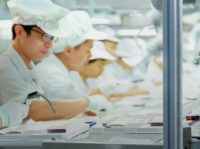 Bloomberg: Foxconn rikkoo Kiinan työlakeja valmistaakseen Applelle riittävästi uusia iPhoneja