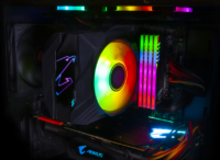 Gigabyteltä kahden tuulettimen RGB-valaistu Aorus ATC800 -tornicooleri