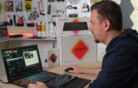 Video: Omen 15 -pelisetup langattomalla hiirellä ja näppäimistöllä