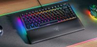 Razer julkaisi uuden Blackwidow V4 75% -pelinäppäimistön